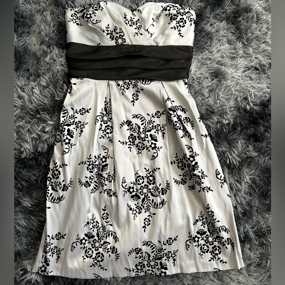 Strapless cocktail dress